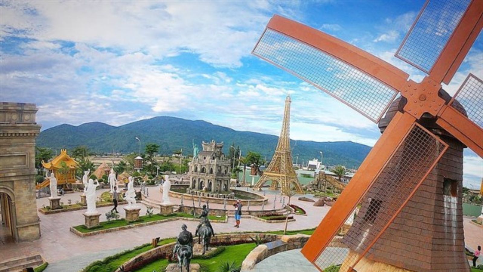 Công viên 7 Kỳ Quan Thế Giới