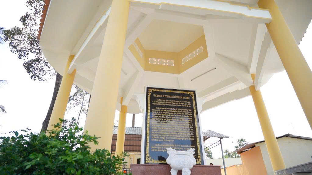 Di tích lịch sử Xóm Trầu