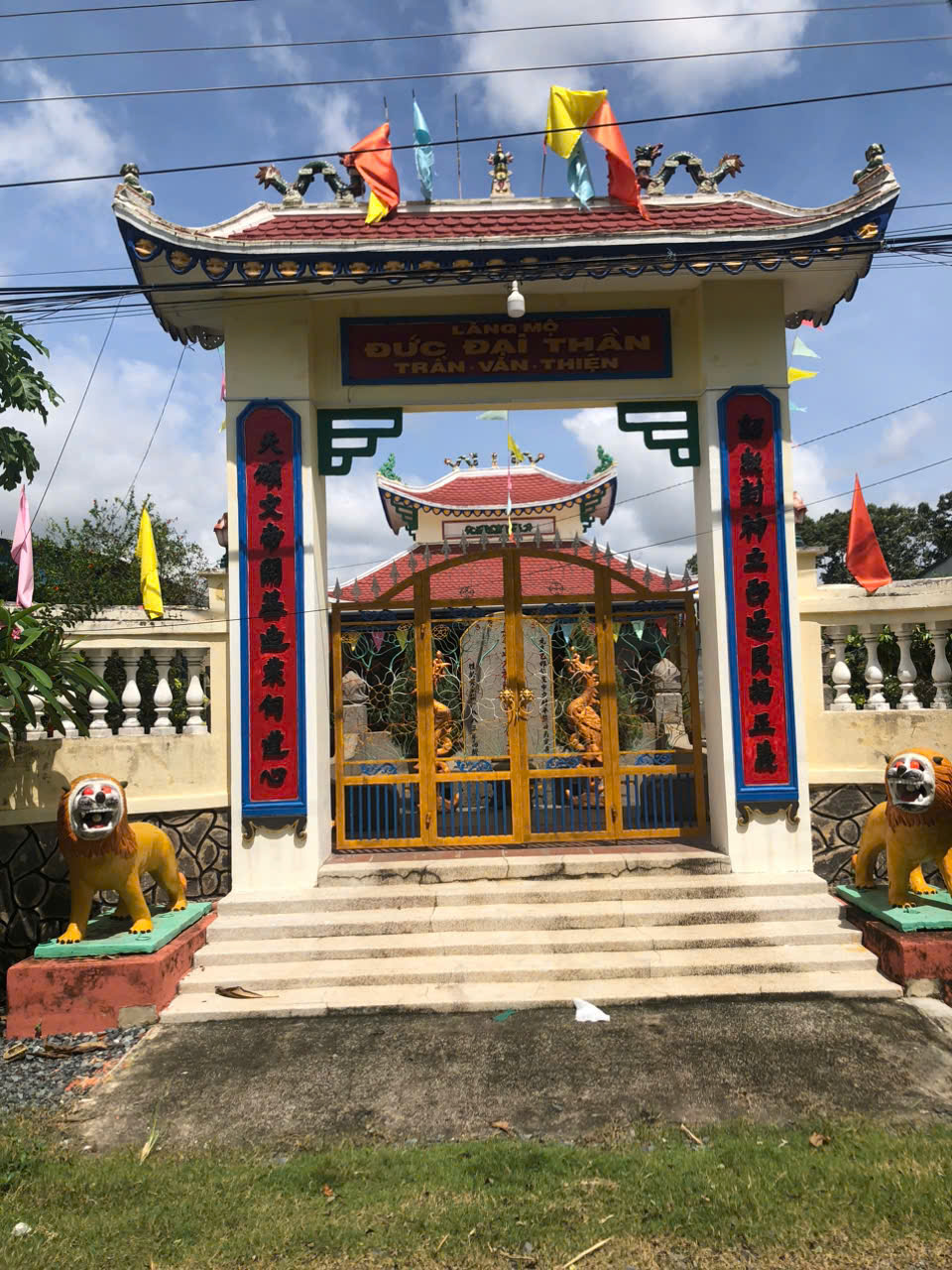Di tích lịch sử Ngôi mộ cụ Trần Văn Thiện
