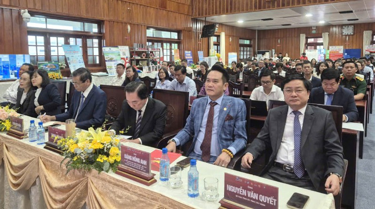 Trung tâm Xúc tiến du lịch tham gia trưng bày tại Hội nghị Xúc tiến Thương mại -  Đầu tư du lịch tỉnh Tây Ninh năm 2025 và Diễn đàn kinh tế tư nhân Tây Ninh và vùng Nam Bộ