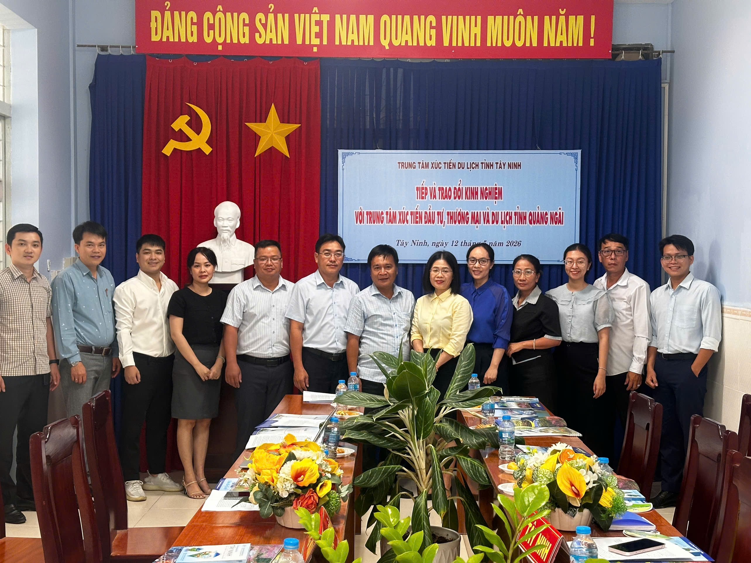 Đón tiếp đoàn Trung tâm Xúc tiến đầu tư, thương mại và du lịch tỉnh Quảng Ngãi khảo sát du lịch và trao đổi kinh nghiệm tại tỉnh Tây Ninh
