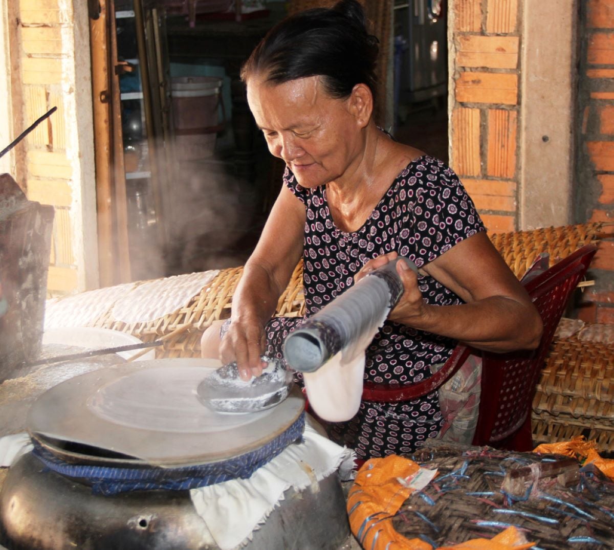 Làng nghề bánh tráng Trảng Bàng, nơi lưu giữ nét đẹp văn hóa của người dân Nam Bộ
