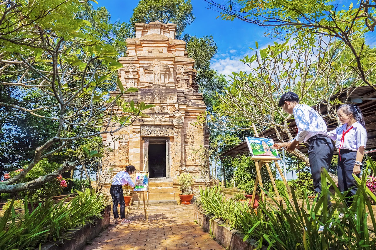 Khám phá Tháp cổ Bình Thạnh – Chạm vào dấu tích ngàn năm 
