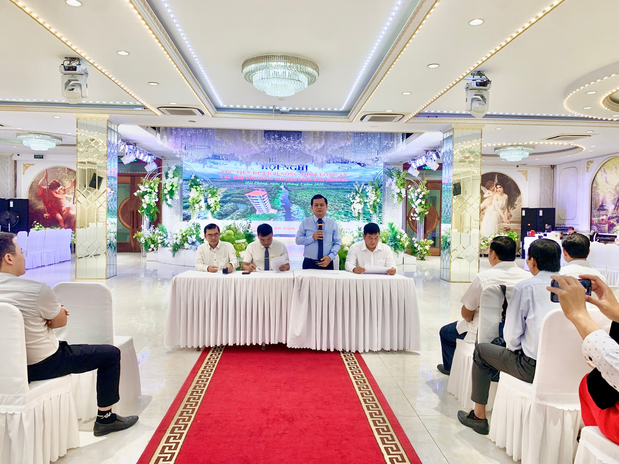 LONG AN TỔ CHỨC HỘI NGHỊ QUẢNG BÁ XÚC TIẾN DU LỊCH NÔNG THÔN TẠI THÀNH PHỐ HẢI PHÒNG