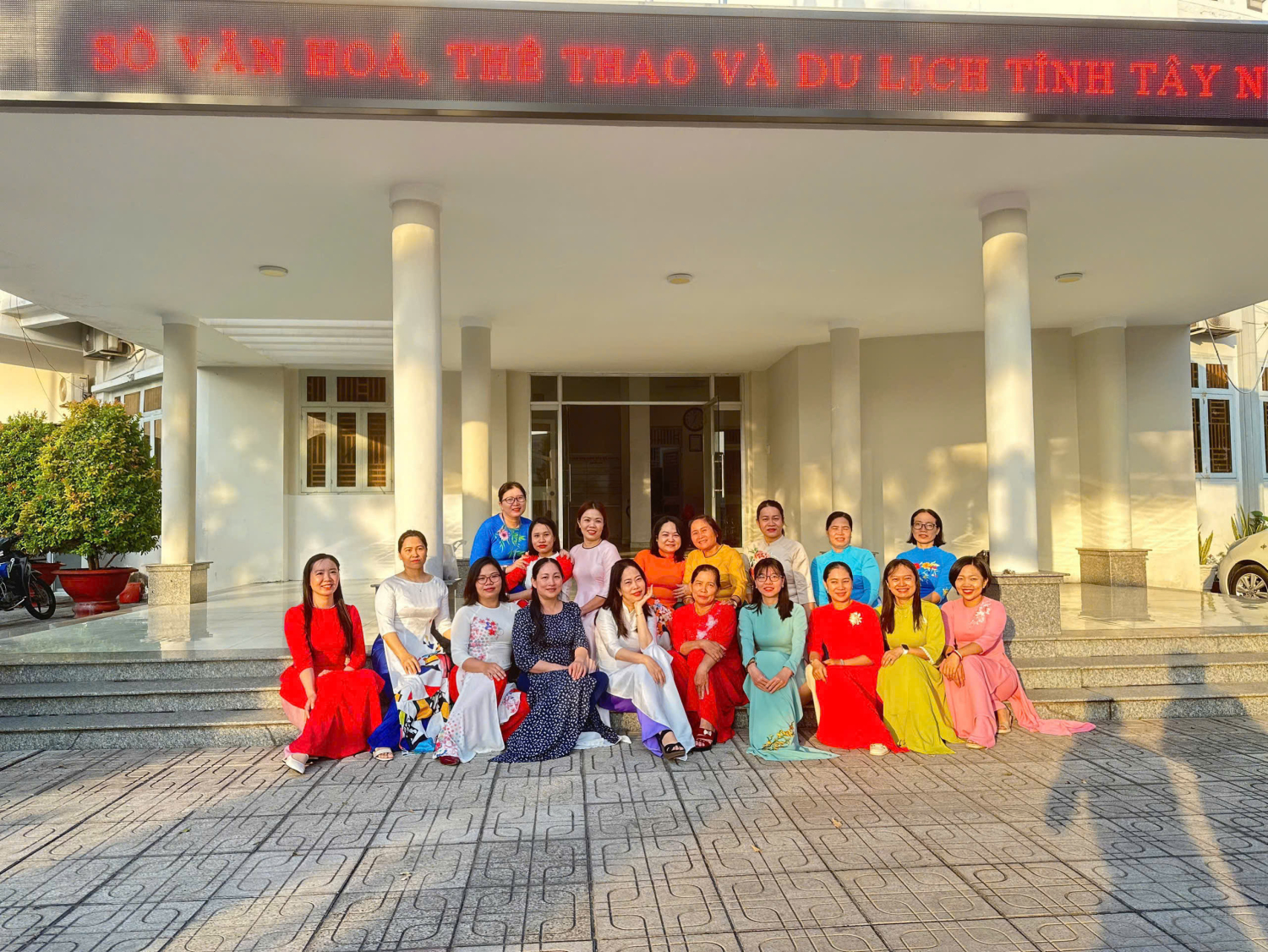 ÁO DÀI VIỆT NAM – LAN TỎA VẺ ĐẸP TRUYỀN THỐNG TRONG ĐỜI SỐNG HIỆN ĐẠI